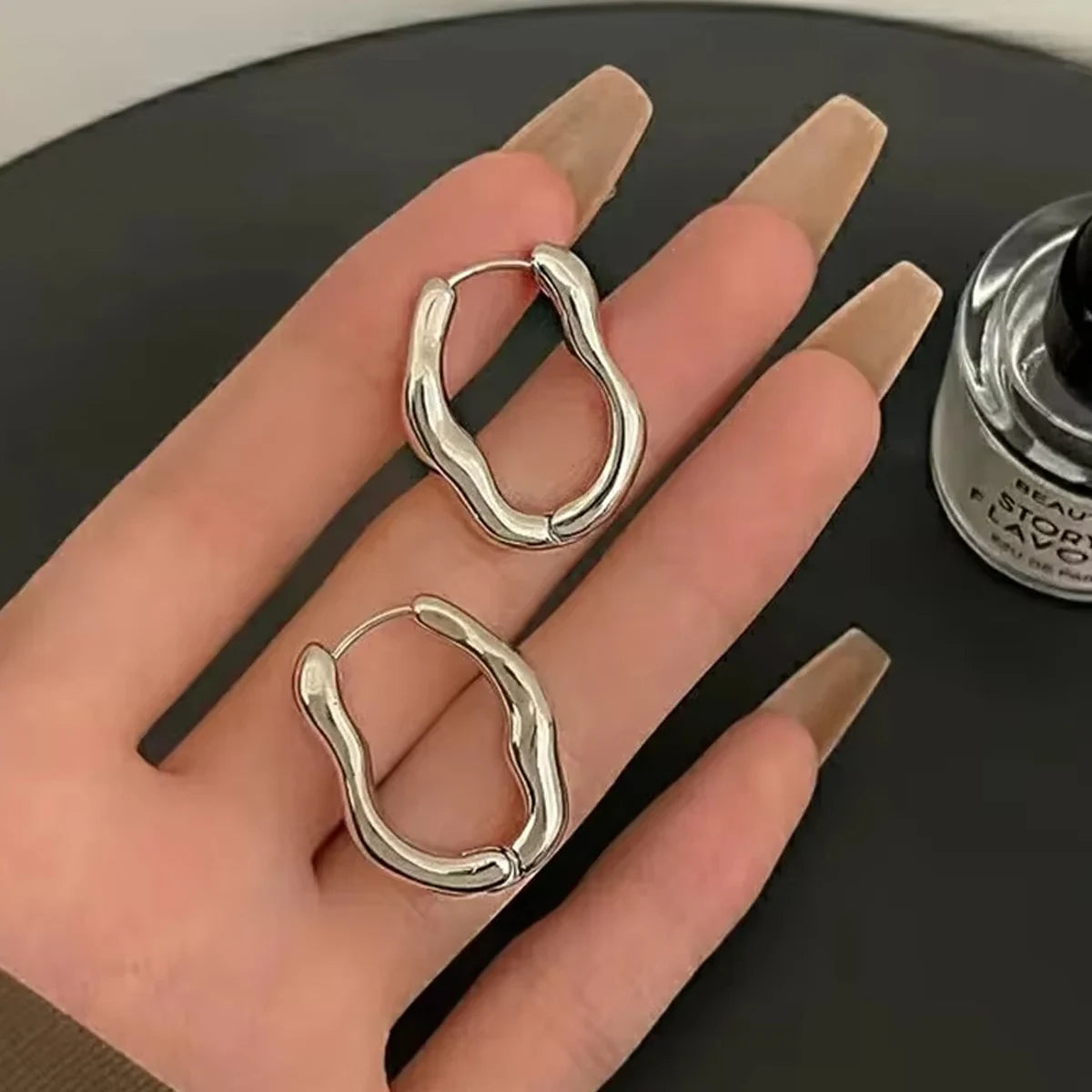 Unregelmäßige geometrische Ohrringe für Frauen – trendy Personalisierte Hoop Ohrringe, einfache und elegante Modeschmuck